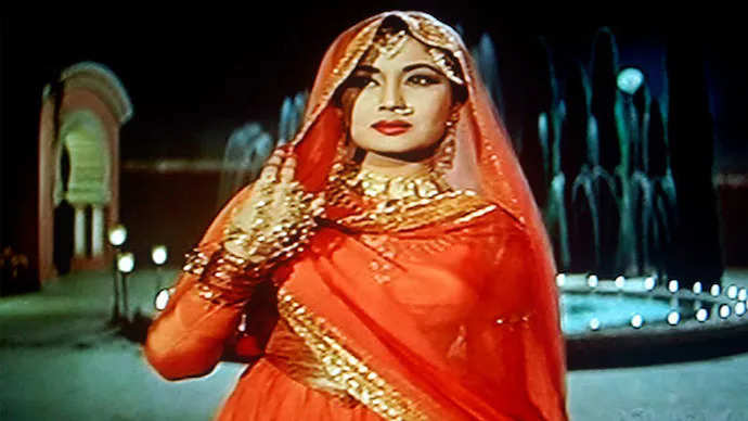 Meena Kumari Death Anniversary भारतीय अभिनेत्री मीना कुमारी की पुण्यतिथि पर जानें इनका जीवन परिचय
