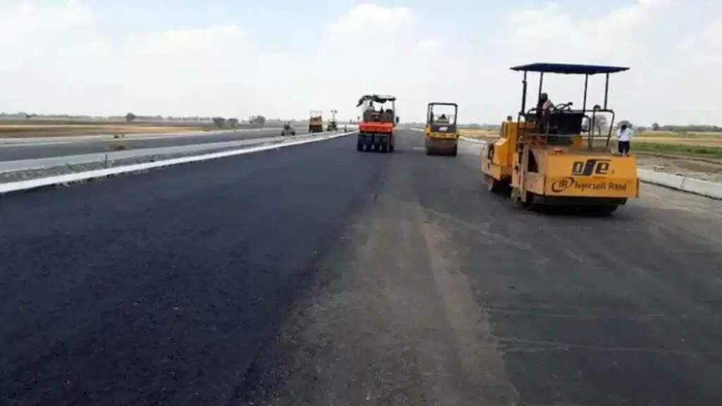 Begusarai यातायात बख्तियारपुर-ताजपुर फोरलेन का निर्माण छह साल बाद फिर शुरू