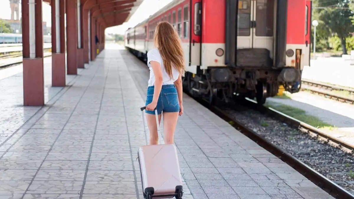 If you are going to travel by train for the first time then know some important things, the journey will become easier.