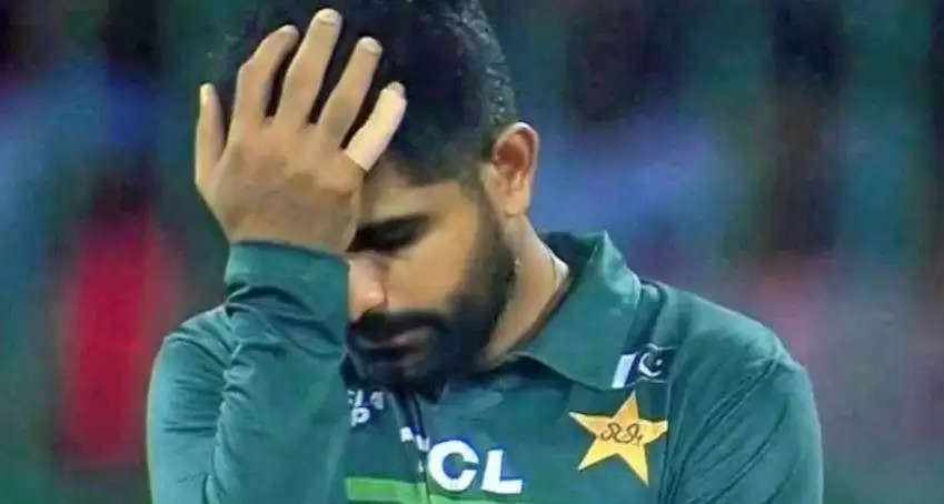 IND vs PAK पाकिस्तानियों के निकले खून के आंसू, कप्तान Babar Azam ने अपने देश को फिर किया शर्मसार
