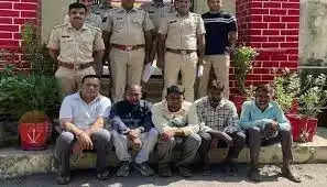 Dungarpur एक साल से फरार तीन वांछित आरोपी गिरफ्तार, भेजा जेल