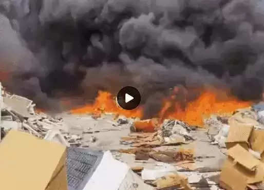 भिवाड़ी में कूलर बनाने वाली फैक्ट्री में आग लगने से लाखों का नुकसान, वीडियो में सामने आया डरावना मंजर