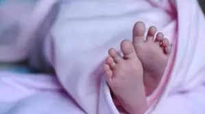 जयपुर : महिला ने अस्पताल के बाहर ही दिया बच्चे को जन्म