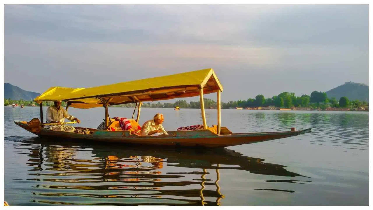 River Rafting करने की बना रहे हैं योजना? तो इस एडवेंचर के लिए ये हैं भारत की सबसे टॉप जगहें