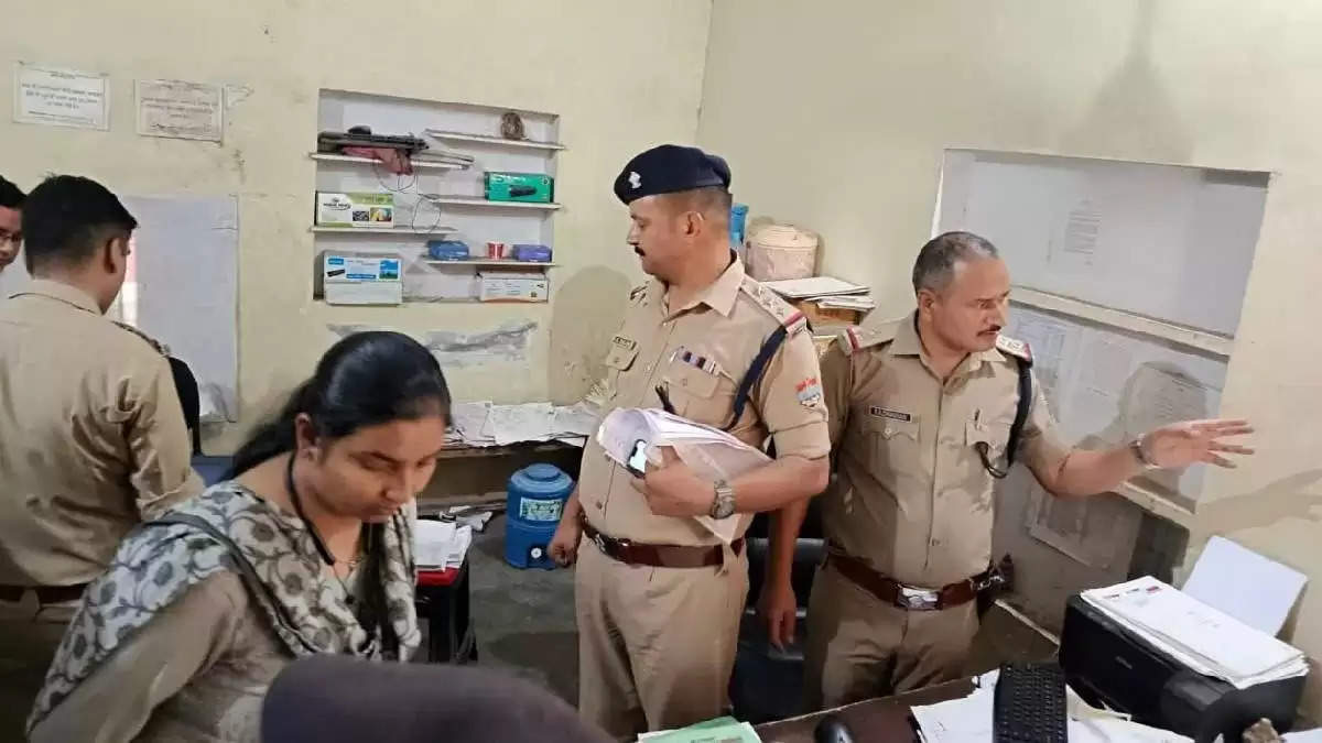 Haridwar चारधाम यात्रियों से ग्रीन कार्ड बनाने के नाम पर ऐंठ रहे पैसे, छापेमारी कर पुलिस ने छह दलालों को दबोचा