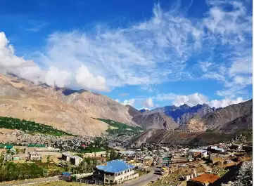 इस जून आप भी जरूर करें जम्मू कश्मीर की इन खूबसूरत वादियों की सैर, बर्फीले पहाड़ों का होगा अहसास