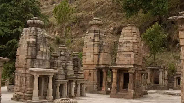 This weekend you should also visit the world's largest Sun temple with your family, see in the video the temple of the world where the river returns after touching the feet of Lord Vishnu.