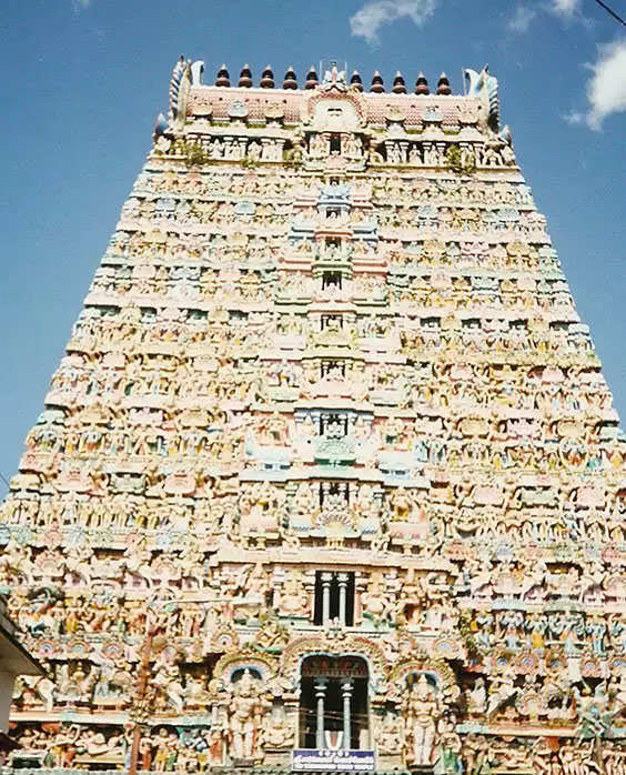 अगर आप भी गर्मियों की छुट्टी में बना रहे हैं तमिलनाडु जानें का प्लान तो जरूर देखें सारंगपानी मंदिर, खूबसूरती के आगे फेल हो जाएंगे विदेश लोकेशन