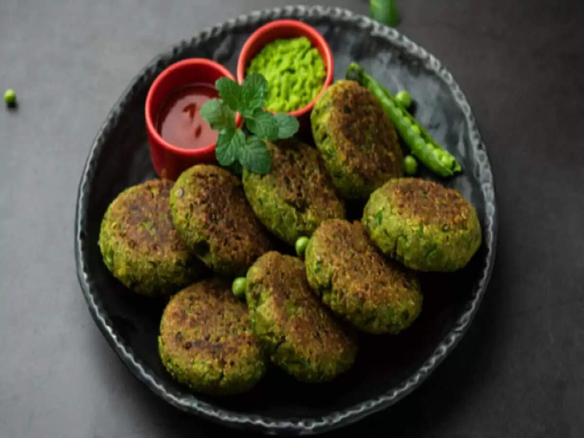 If you are also a vegetarian then make tasty and healthy Matar Kebab in winters, know the method of making it.