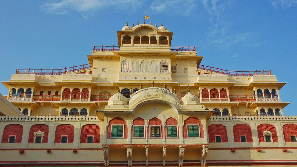 वायरल वीडियो में देखें जयपुर शहर की शान "सिटी पैलेस" का इतिहास और रोचक तथ्य