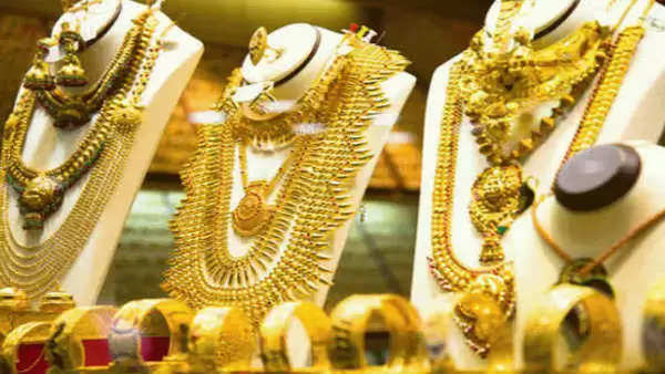 Gold Price Today: There was a big fall in the prices of gold and silver as soon as the market opened on Wednesday, check here what is the rate in your city today.