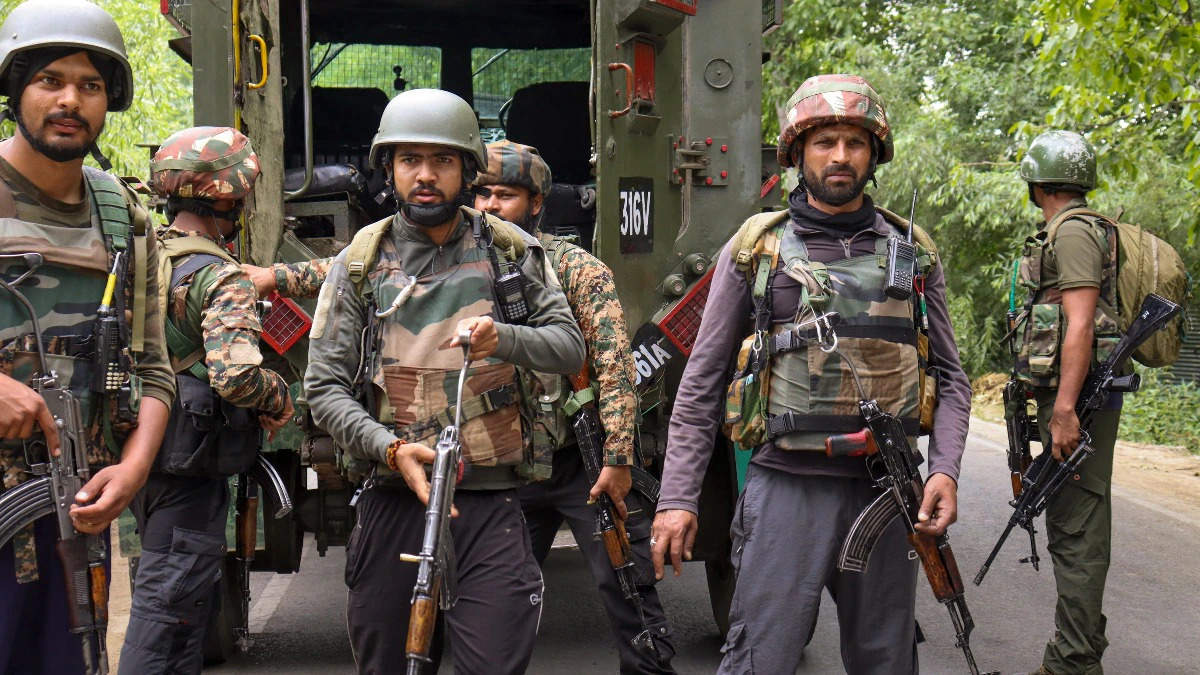 Security forces foiled terrorist attack in Jammu and Kashmir, 2 terrorists arrested, Pakistan connection revealed