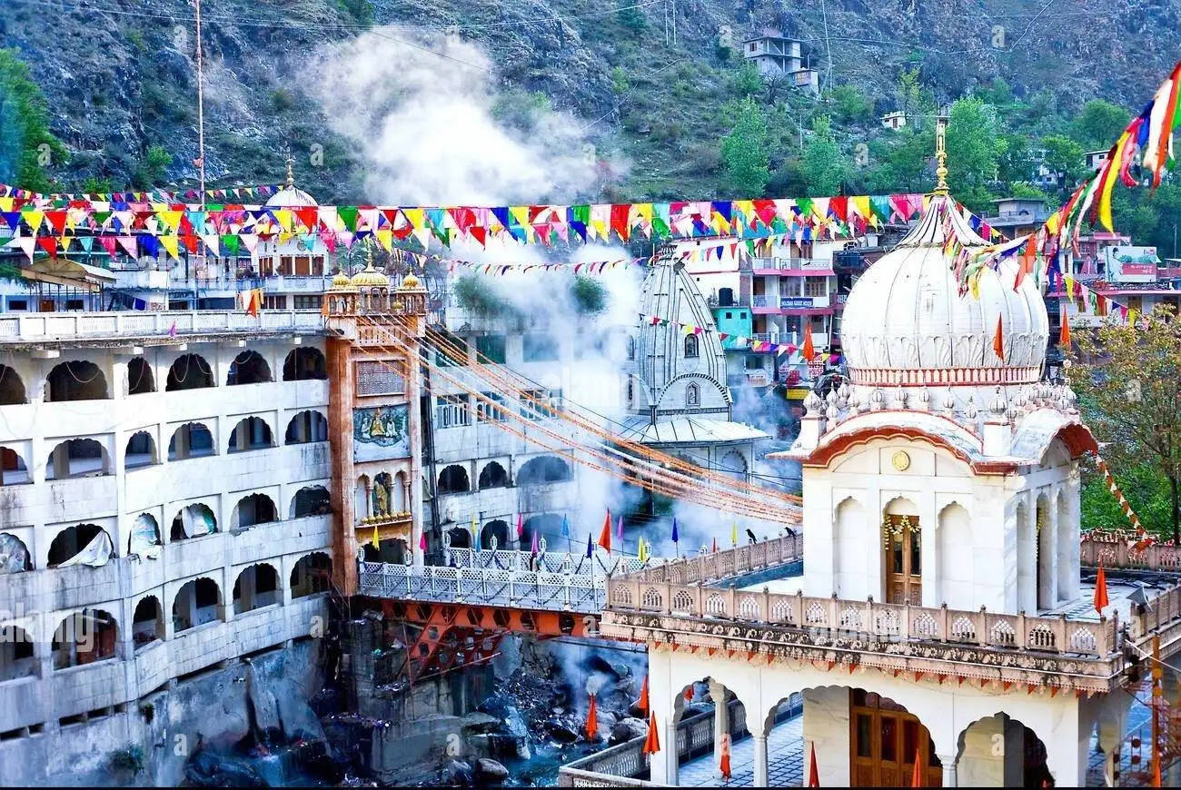 The water of this temple of Lord Shiva boils even in the bitter cold, know the mysterious story related to the temple.