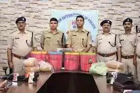 Jamshedpur में बिहार के छह लोगों को 53 किलो गांजा के साथ पुलिस ने जाल बिछाकर किया गिरफ्तार